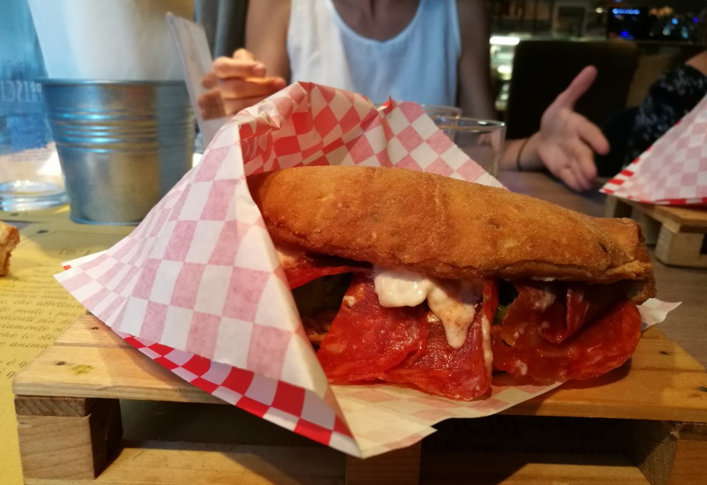Il Priscio, il regno dei panzerotti pugliesi, una storia di entusiasmo e passione