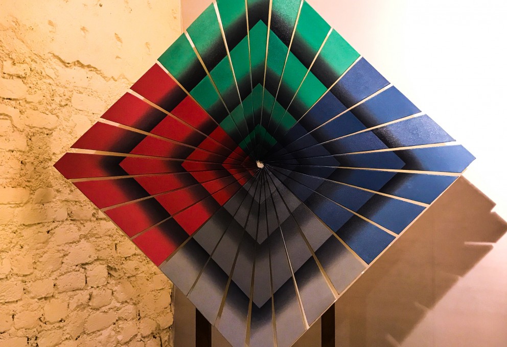 DANILO BUNIVA: “QUADRI-SCULTURA” TRA GEOMETRIA E COLORE