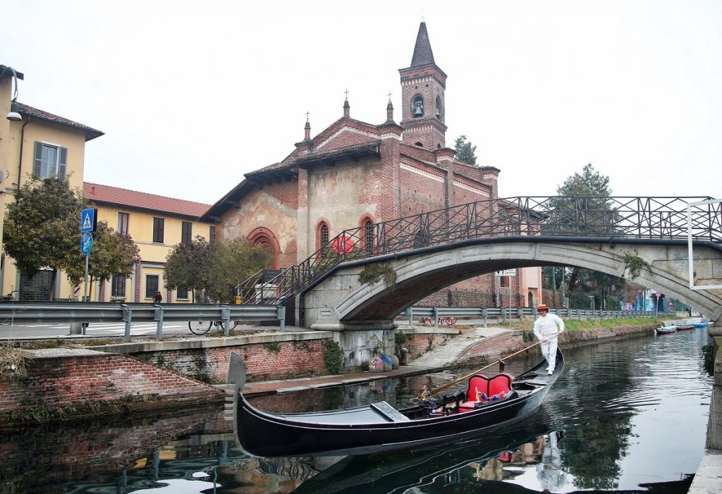 gondola milano navigli