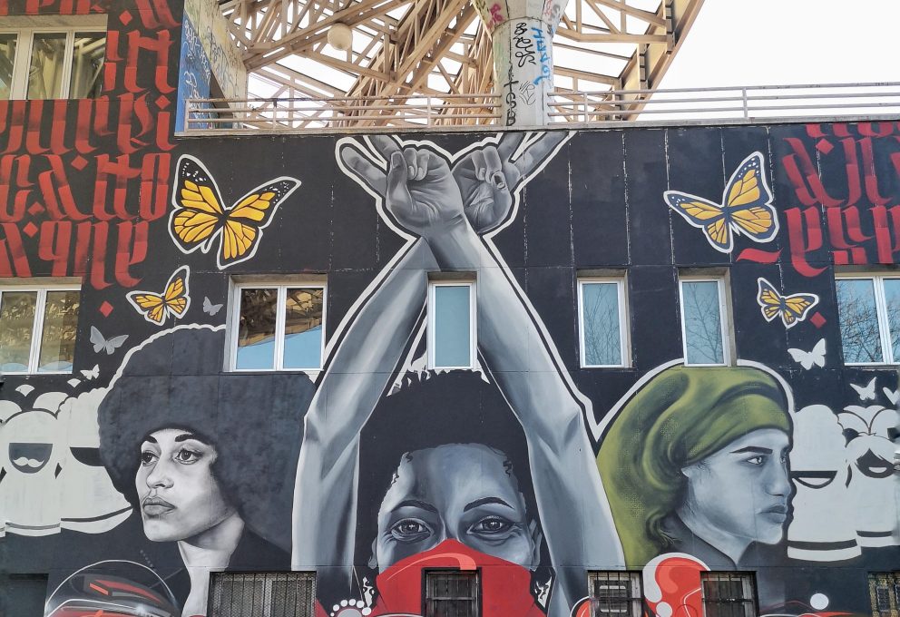 PARTIGIANE DI IERI E DI OGGI: IL NUOVO MURALE IN ZONA BARONA