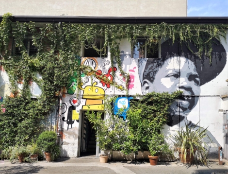 Frida street art